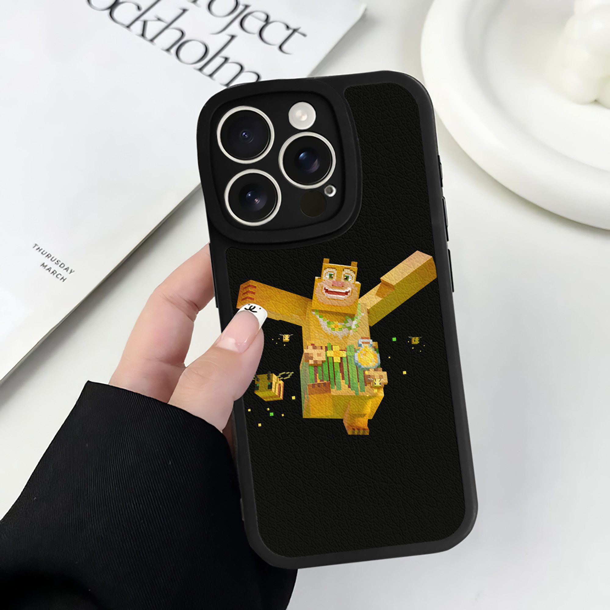 （画像用） マインクラフト ブロックの世界 Minecraft MC Block world 【iPhone 16シリーズ対応】シリコンスマホケース（レザー調） 材質：シリコン